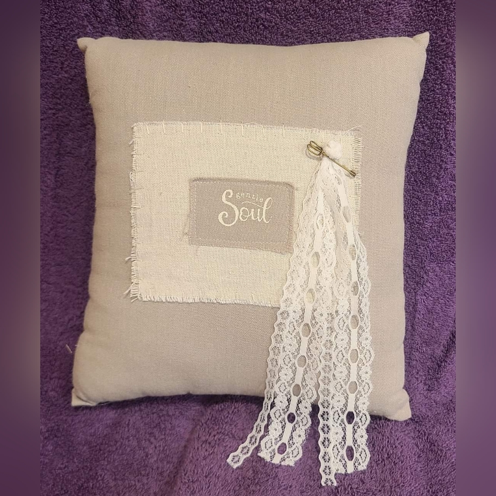 Honey & Me "Gentle Soul" 9.5"x11" Pillow w/ Lace Detail NWT